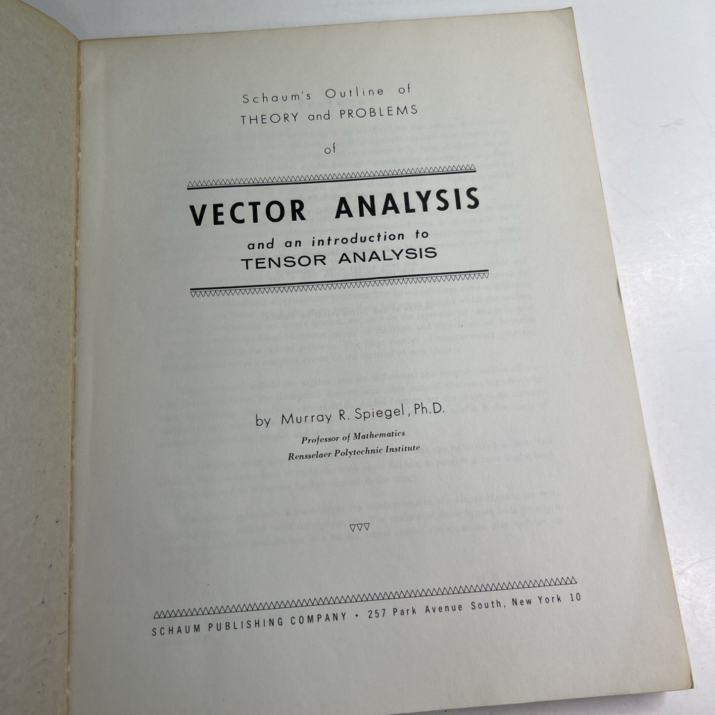 Schaum’s Outline Theory and Problems of Vector Analysis Murray R. Spiegel 1959