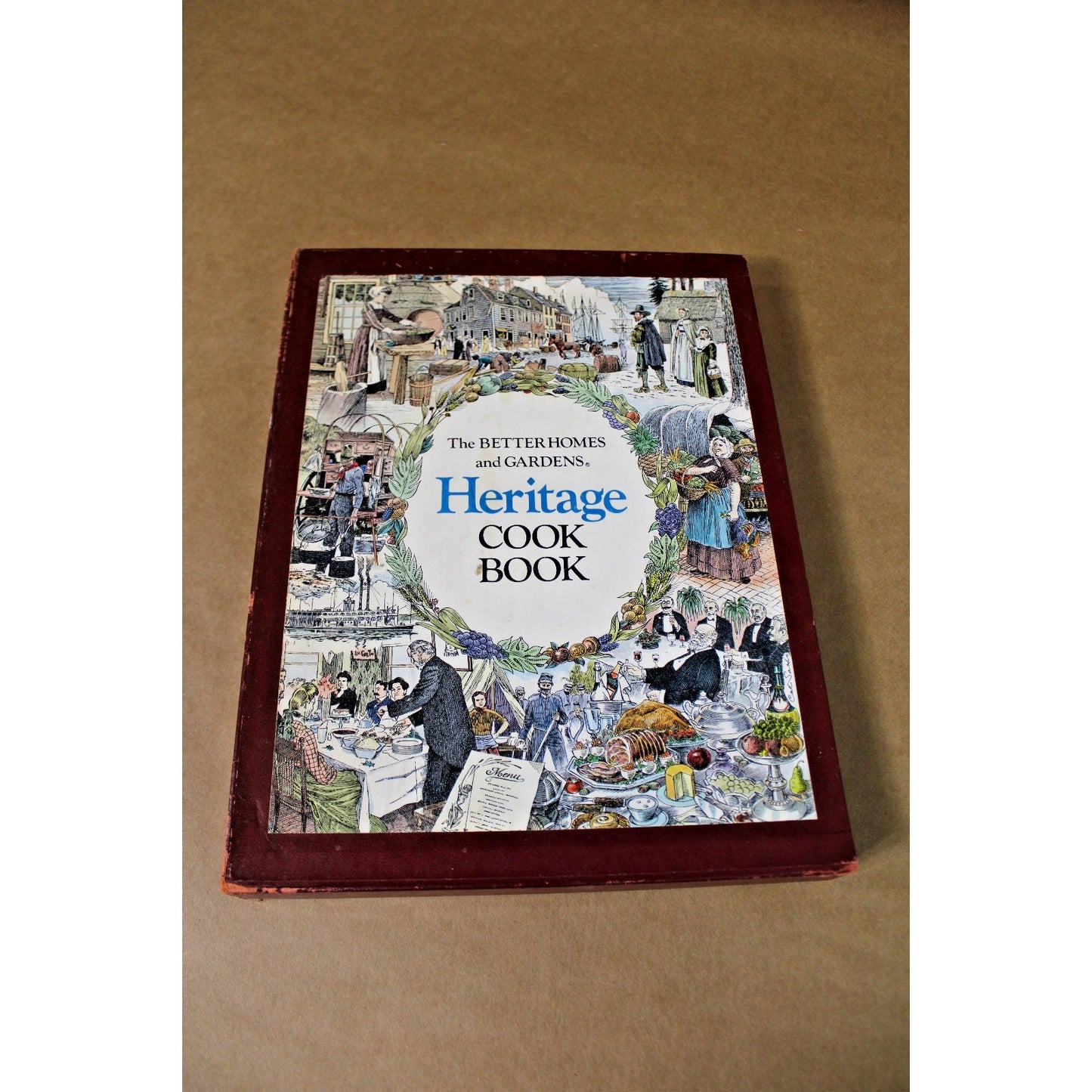 Vintage 1975 Better Homes And Gardens Heritage Cook Book, Hardcover w/ Slipcase