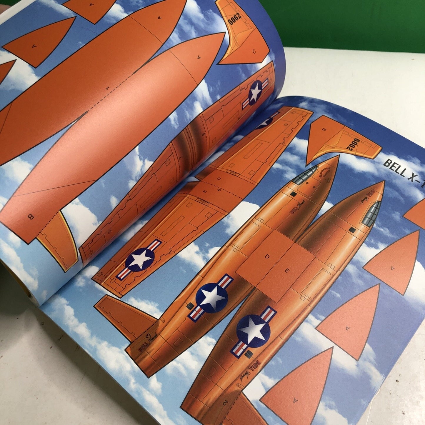 Aviation Legends Paper Airplane Book by BLACKBURN & LAMMERS 2001 PB