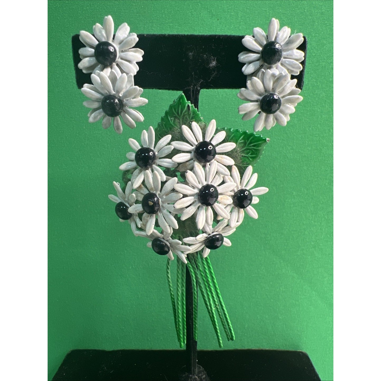 Mid-Century MCM Enamel Daisy Flower Brooch Pin & Clip Earrings Set Vintage