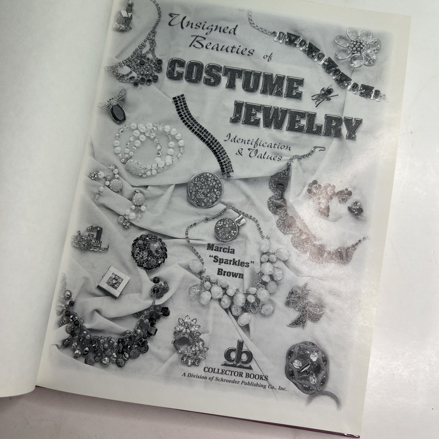Unsigned Beauties of Costume Jewelry Marcia Sparkles Brown 2000 HC Illustrated