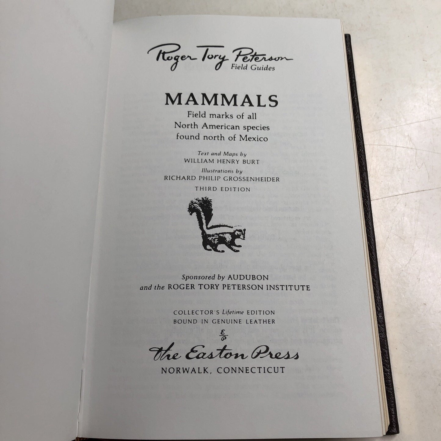 Roger Tory Peterson Field Guides: MAMMALS Burt & Grossenheider HC Leatherbound