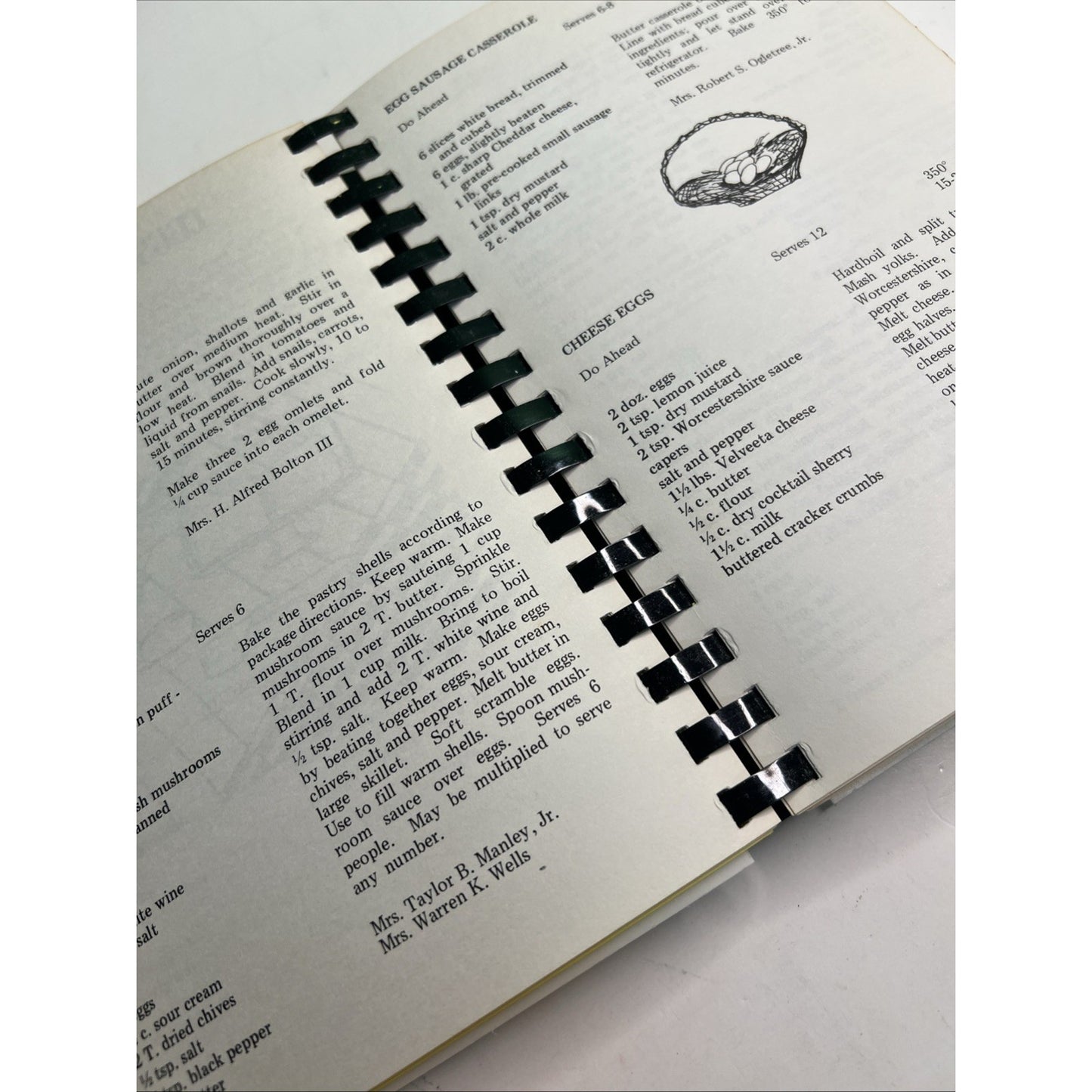 The Stuffed Griffin by Utility Club Griffin, Georgia Plastic Comb 1976 COOKBOOK