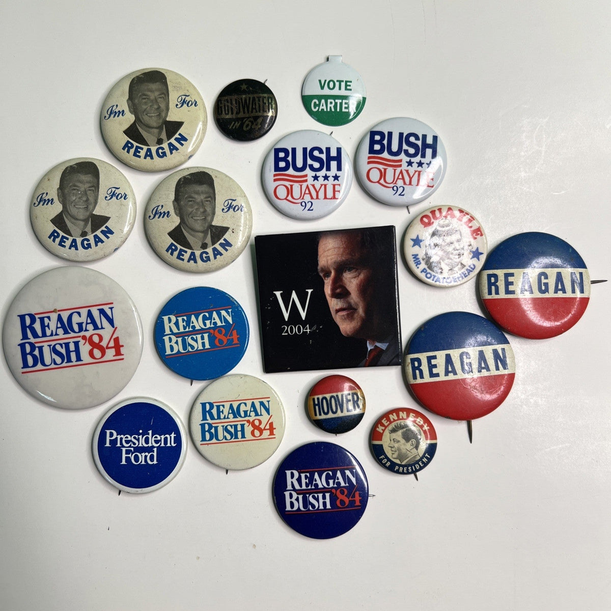 Lot 18 Presidential Campaign Pinback Buttons Reagan Goldwater Hoover Bush Carter