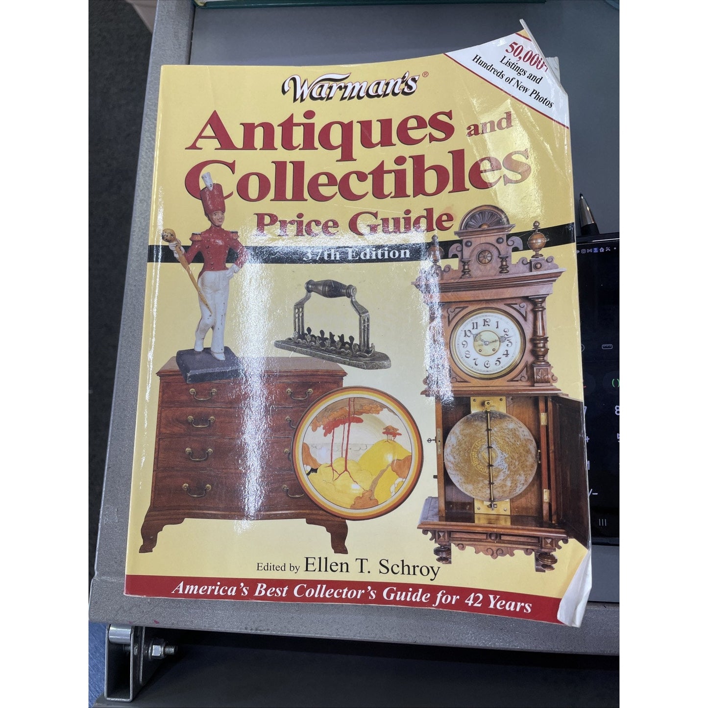 Warman’s Antiques and Collectibles Price Guide 37th Edition Ellen T. Schroy 2003