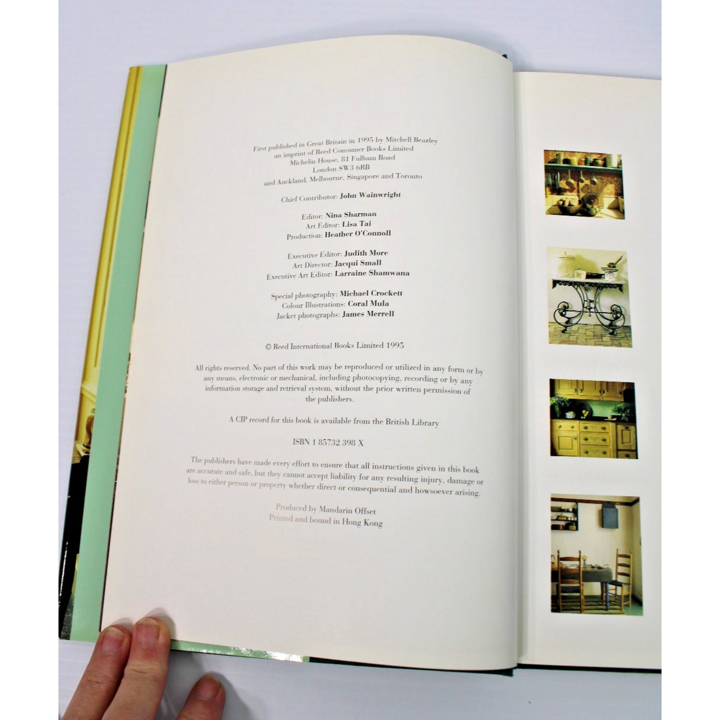 Period Kitchens: A Practical Guide to Period-Style Decorating- Judith Miller