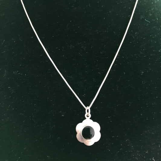 Vintage Sterling Silver 18” Box Chain And Onyx Floral Pendant .925