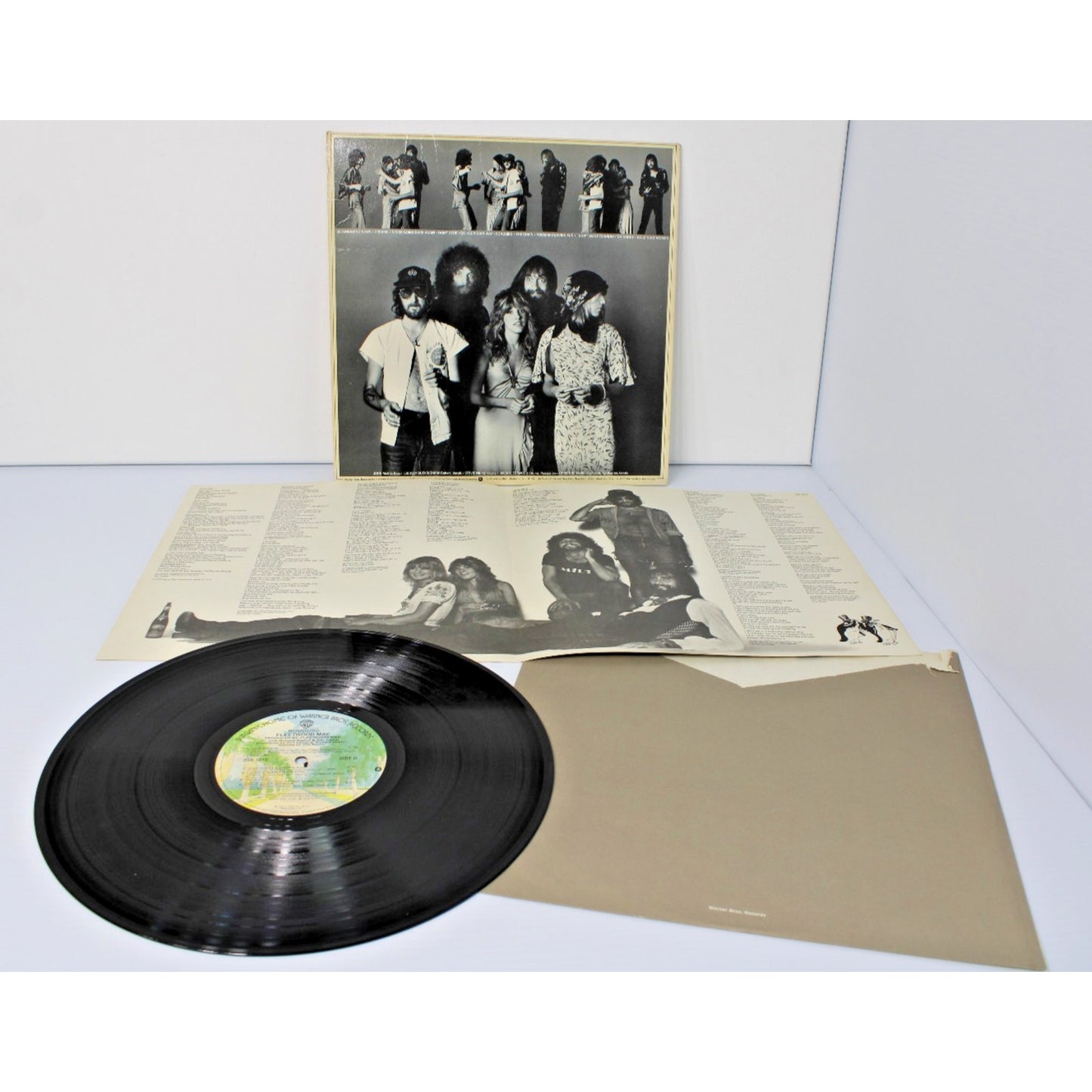 Fleetwood Mac- Rumours, 1977 Vintage Original Pressing w/ Lyric/ Photo Sheet- EX