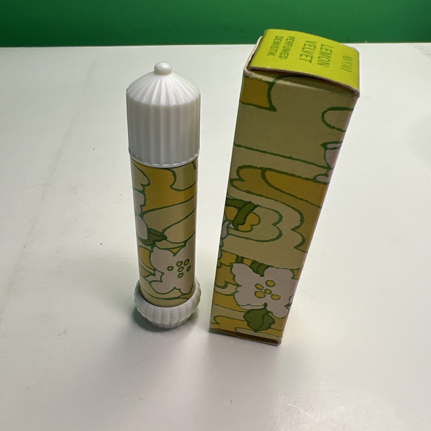 VINTAGE ’60’s AVON PERFUMED DEMISTIK Lemon Velvet Scent