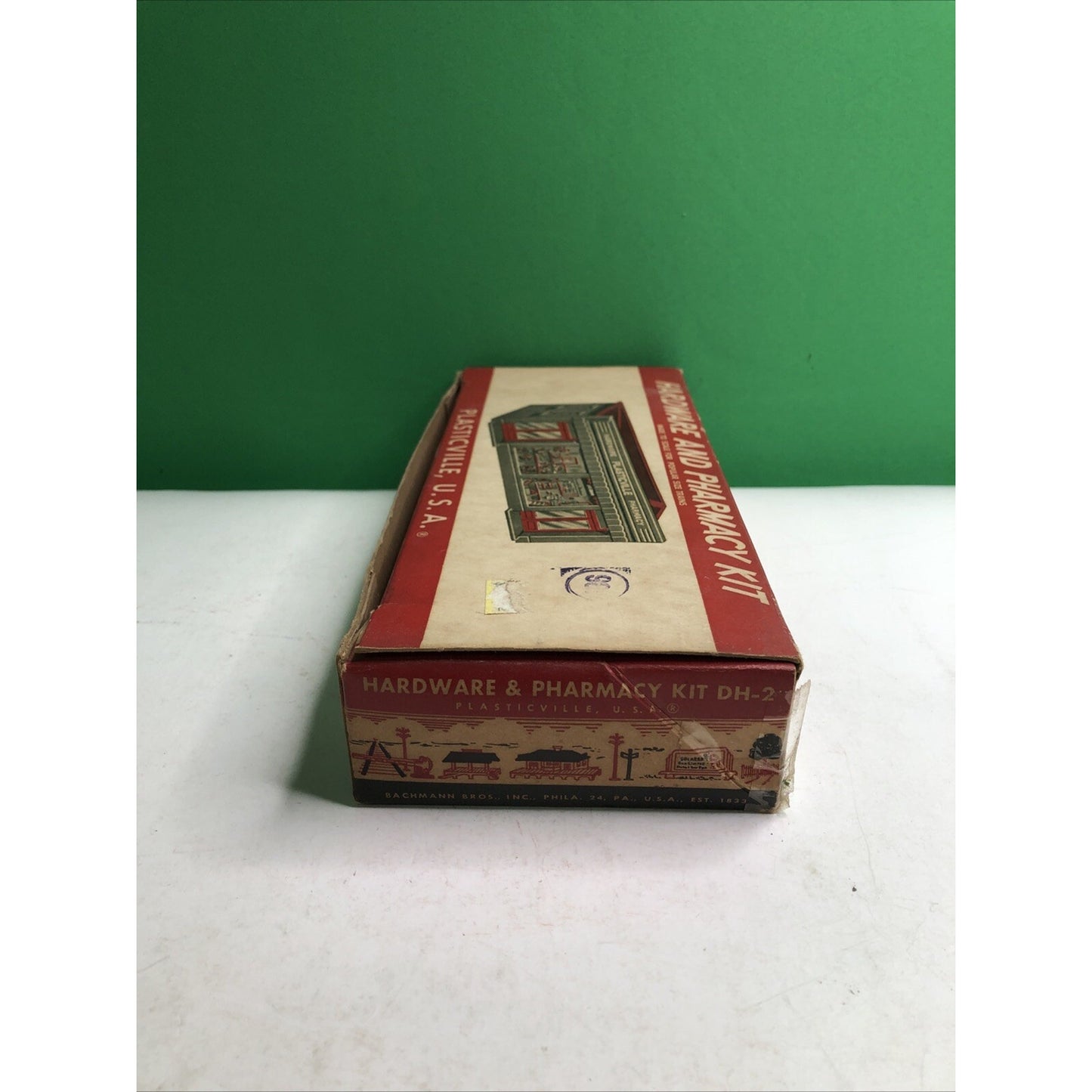 PLASTICVILLE O/S GAUGE HARDWARE and PHARMACY STORE DH-2 KIT VINTAGE 1952