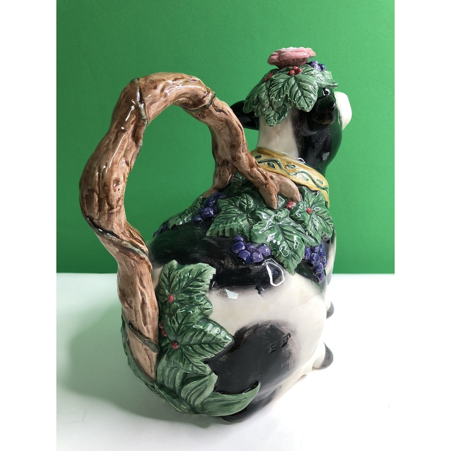 1994 Fitz & Floyd HEIDI HOLSTEIN TEAPOT Pitcher 35 oz Cow Giftware Grapevine Lid