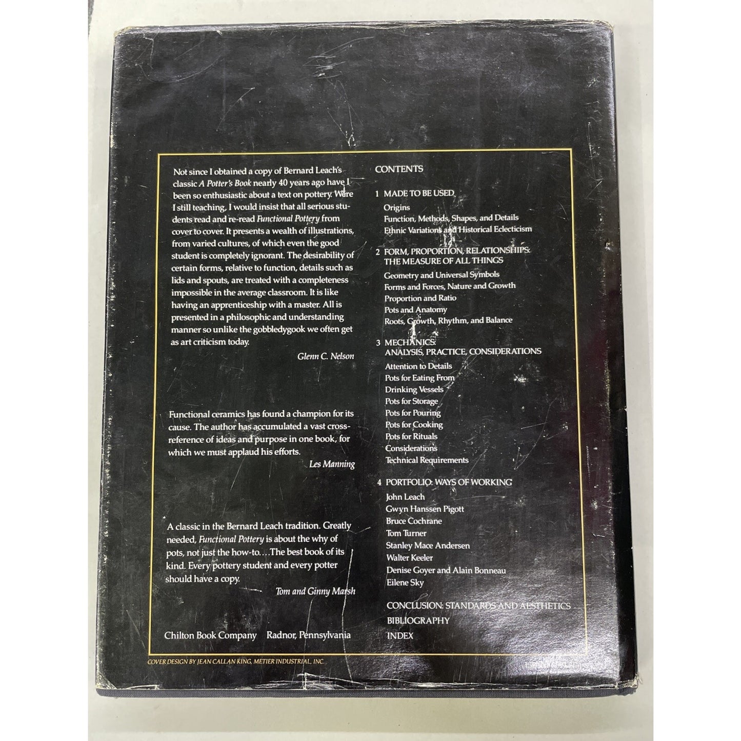Functional Pottery: Form and Aesthetic in Pots of Purpose By Robin Hopper (1986)