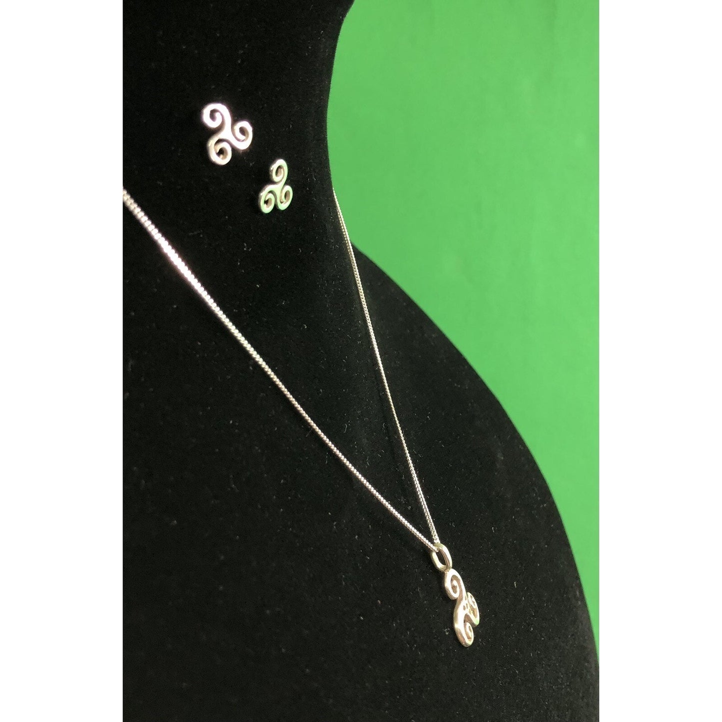 Vintage Sterling Silver Celtic TRISKELION Charm 18" Necklace Pendant Earring Set