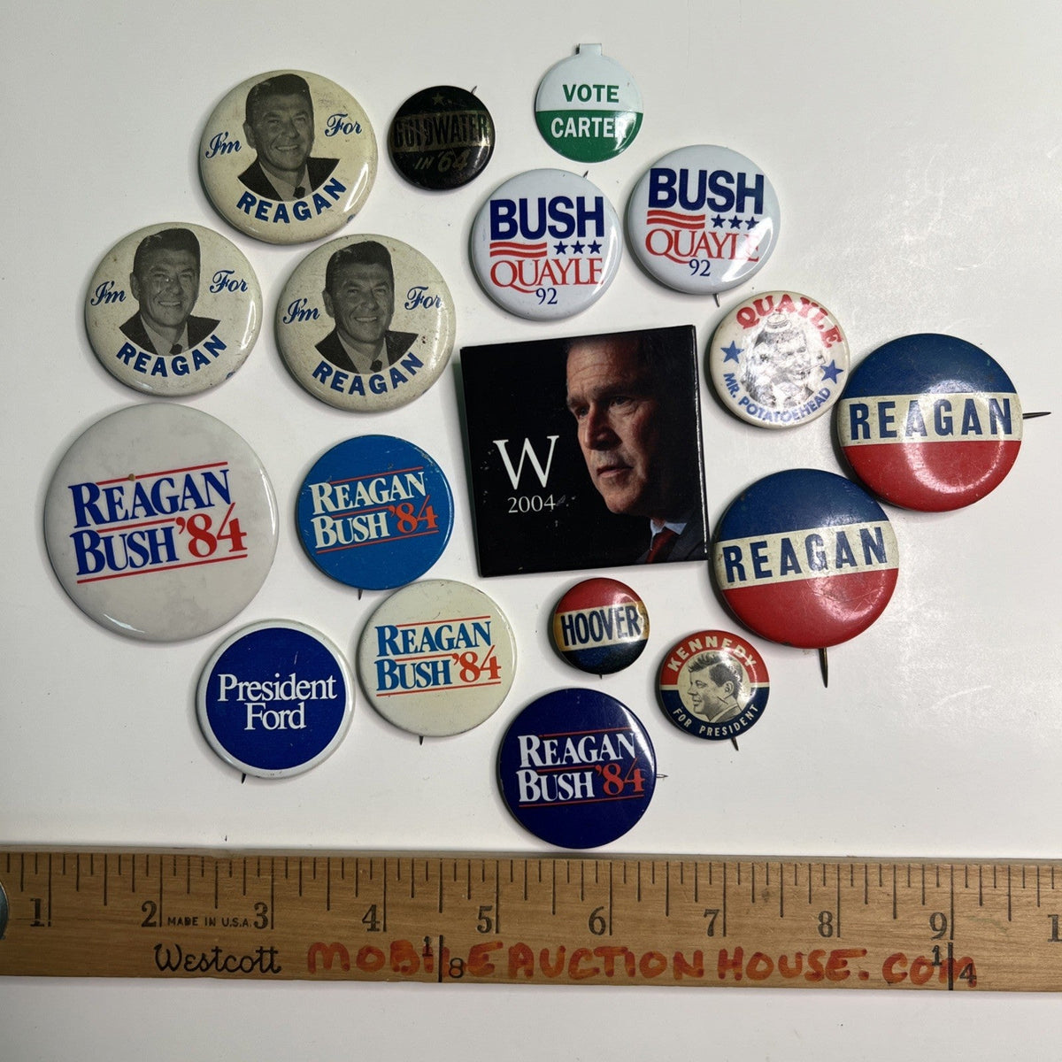 Lot 18 Presidential Campaign Pinback Buttons Reagan Goldwater Hoover Bush Carter